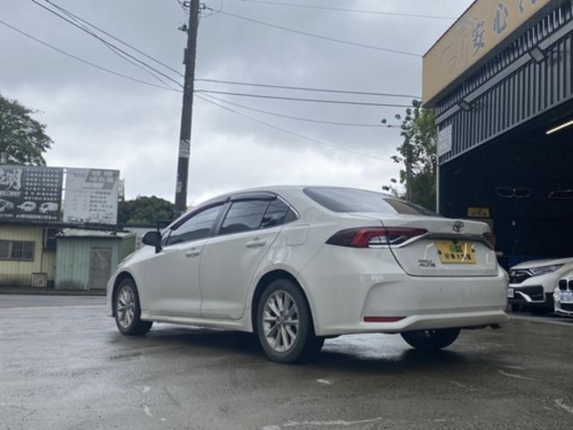 TOYOTA豐田 ALTIS  第3張相片