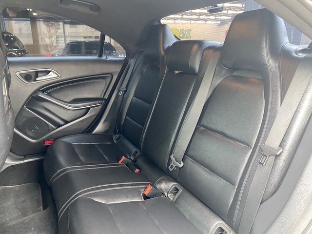 M-BENZ賓士 CLA250  第7張相片