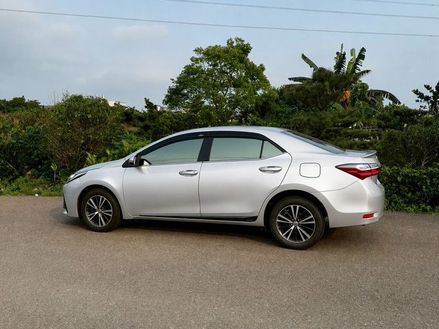 TOYOTA豐田 ALTIS  第2張相片