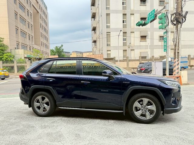 TOYOTA豐田 RAV4  第2張相片