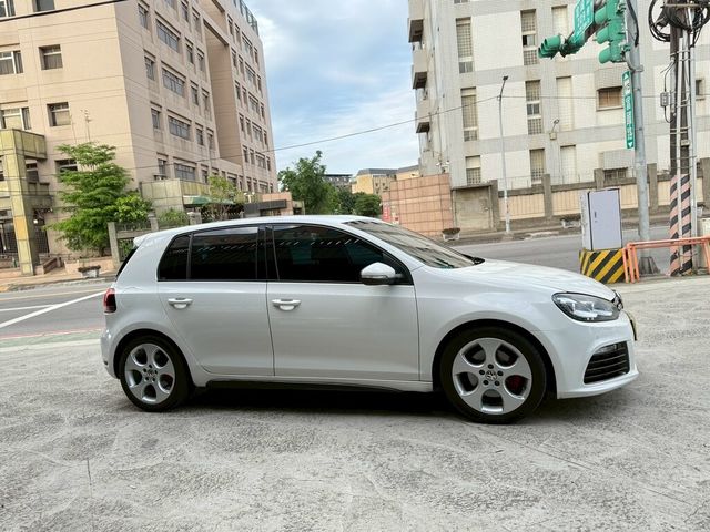 VOLKSWAGEN福斯 GOLF GTI  第2張相片