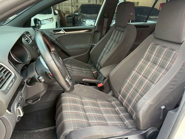 VOLKSWAGEN福斯 GOLF GTI  第6張相片