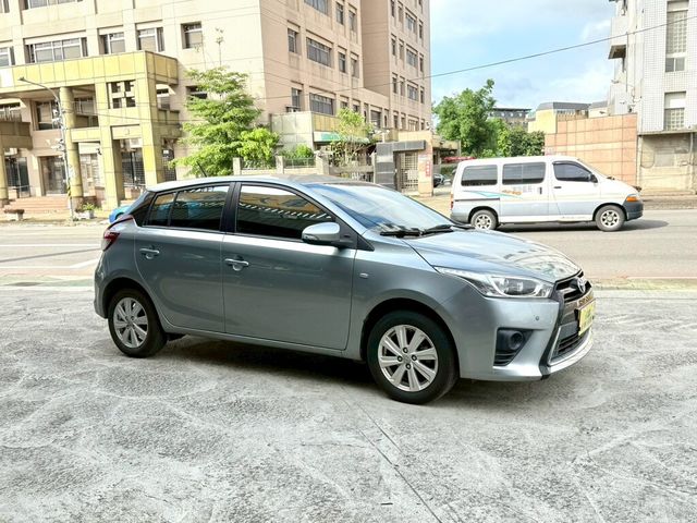 TOYOTA豐田 YARIS  第2張相片