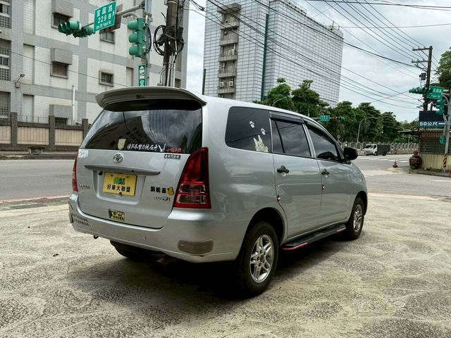 TOYOTA豐田 INNOVA  第4張相片