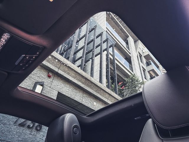 M-BENZ賓士 C300 COUPE  第9張相片