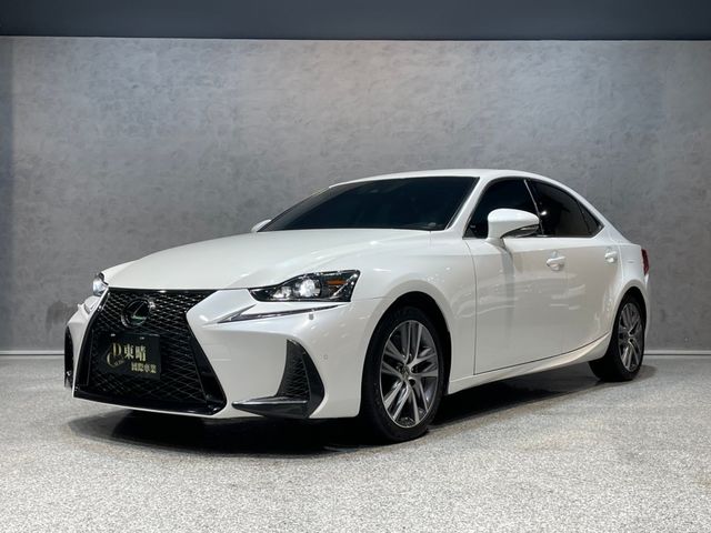 中古車 19 Lexus Is300 原廠保固中acc跟車系統車道偏移 Lexus 淩志 Is 300 台北市 Findcar 找車網