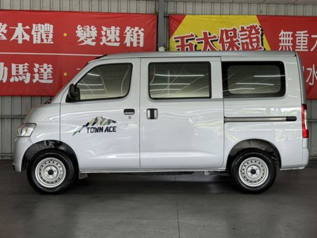 TOYOTA豐田 TOWN ACE  第3張相片