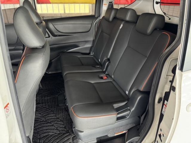TOYOTA豐田 SIENTA  第11張相片