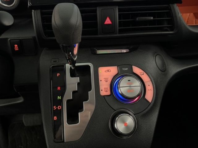 TOYOTA豐田 SIENTA  第17張相片