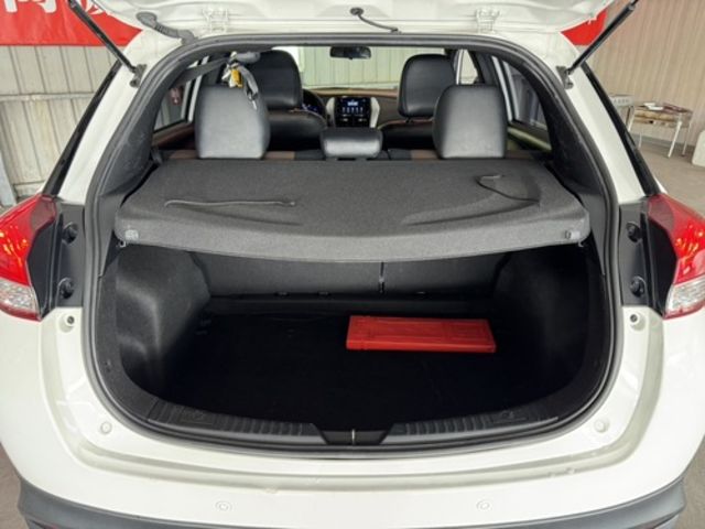 TOYOTA豐田 YARIS CROSSOVE  第6張相片
