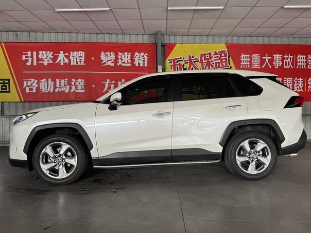 TOYOTA豐田 RAV4  第3張相片
