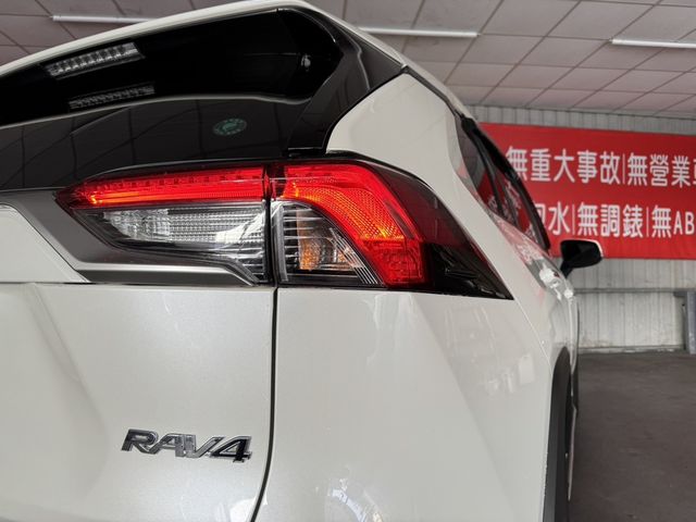 TOYOTA豐田 RAV4  第9張相片