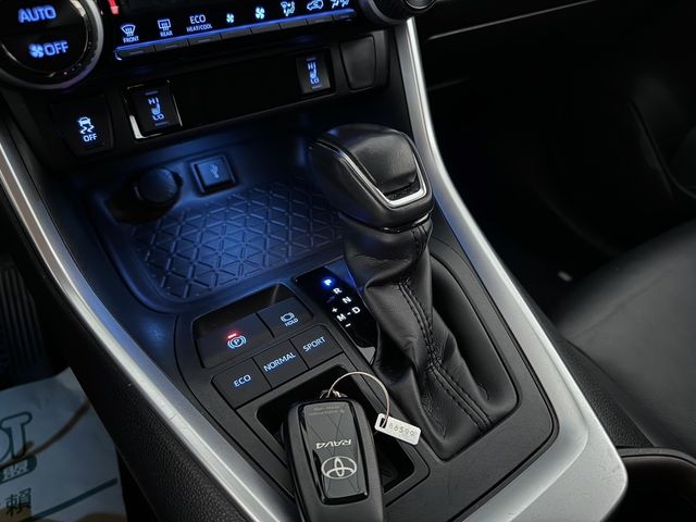 TOYOTA豐田 RAV4  第16張相片