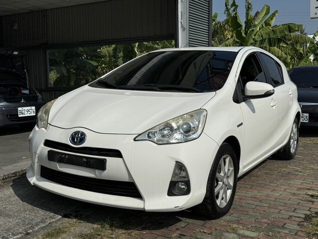 TOYOTA豐田 PRIUS C  第1張相片