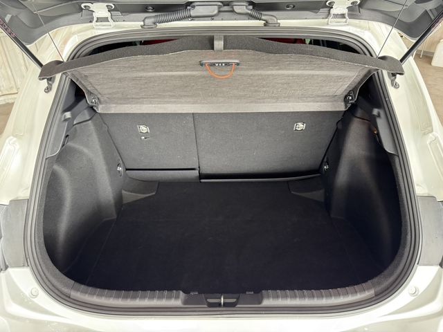 TOYOTA豐田 COROLLA SPORT  第11張相片
