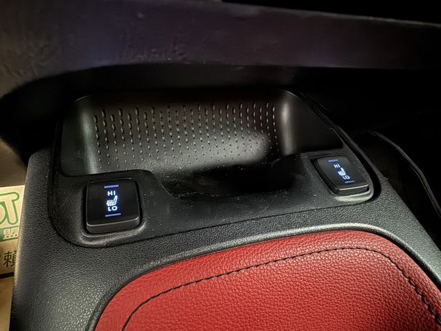 TOYOTA豐田 COROLLA SPORT  第35張相片