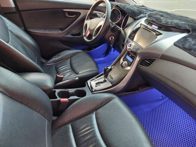 ELANTRA  第14張相片