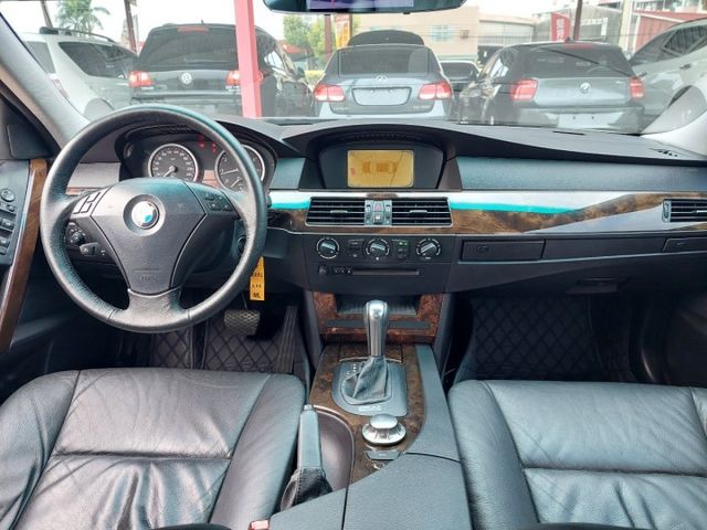 5 SERIES SEDAN E60  第6張相片
