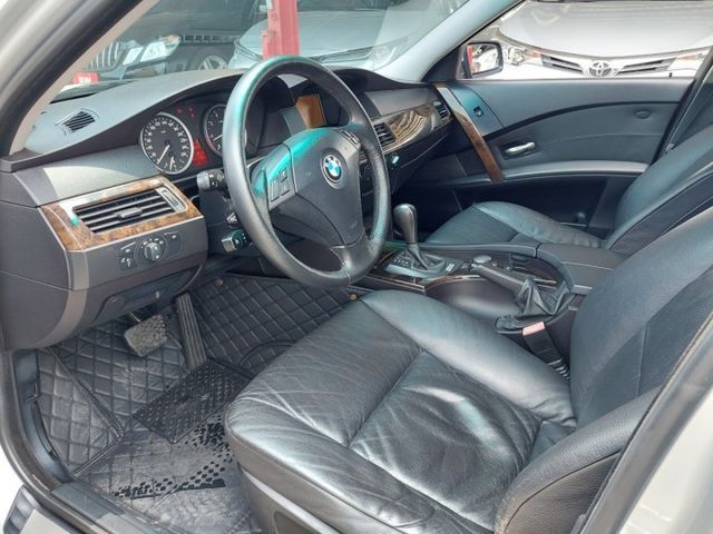 5 SERIES SEDAN E60  第10張相片