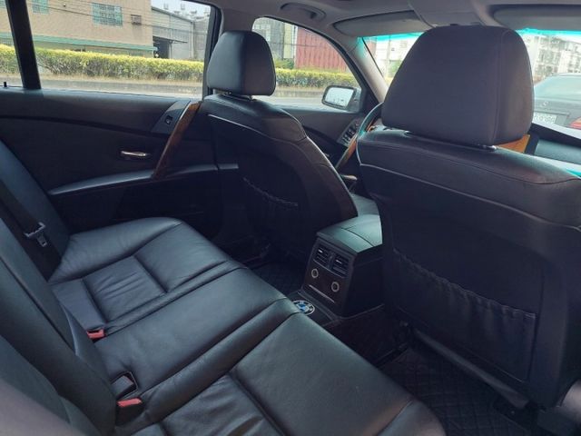 5 SERIES SEDAN E60  第19張相片