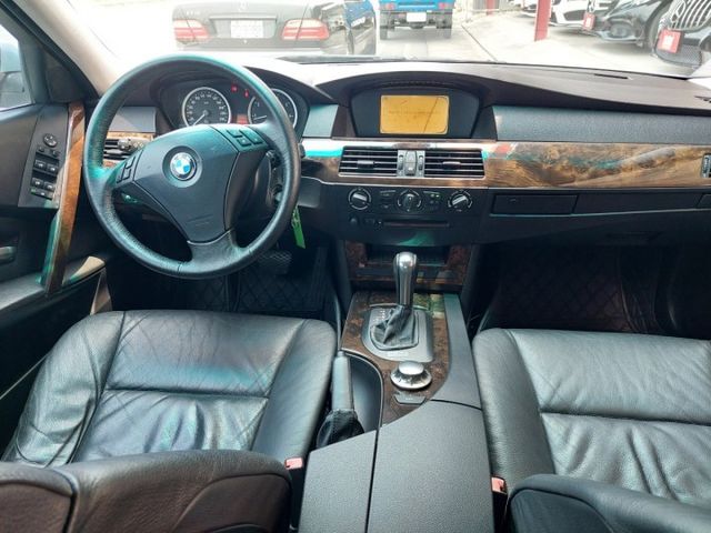5 SERIES SEDAN E60  第20張相片