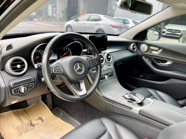 C-CLASS SEDAN W205  第4張相片