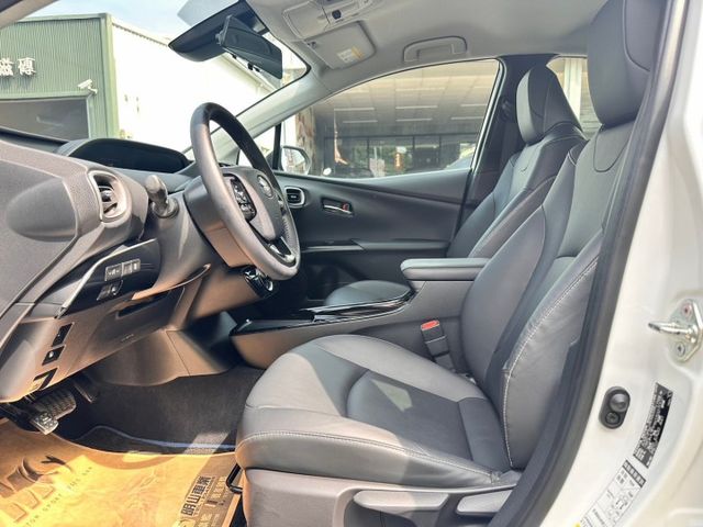 PRIUS  第9張相片
