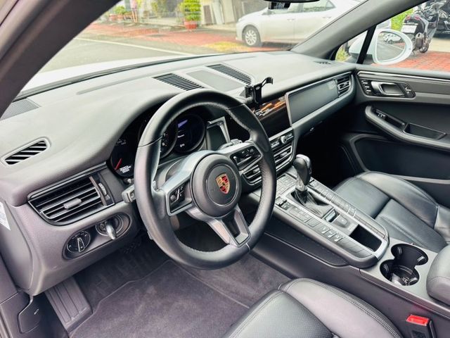 MACAN  第10張相片