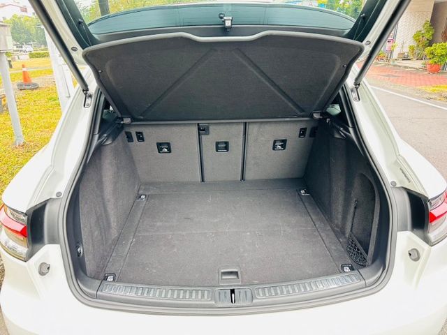 MACAN  第13張相片