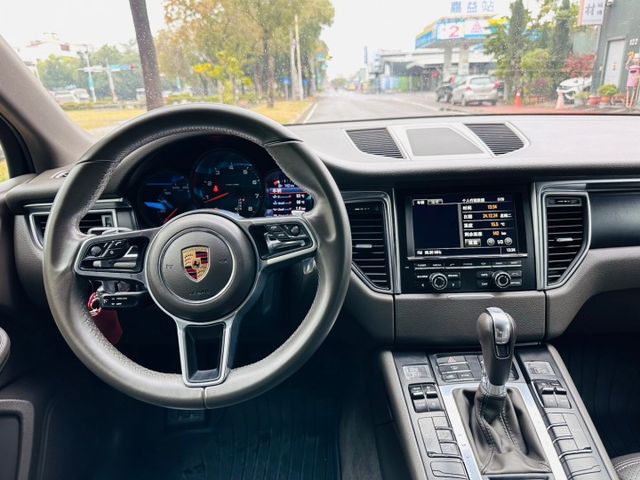 MACAN  第3張相片
