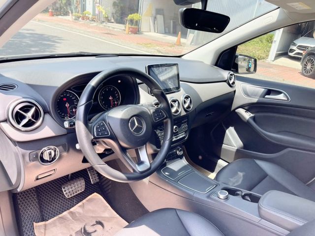 B-CLASS W246  第6張相片