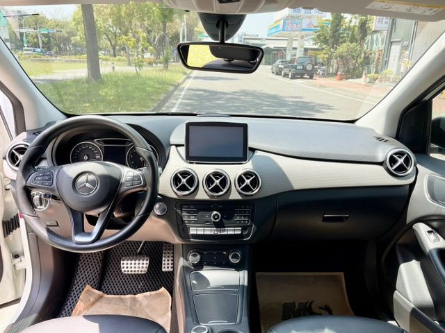 B-CLASS W246  第11張相片