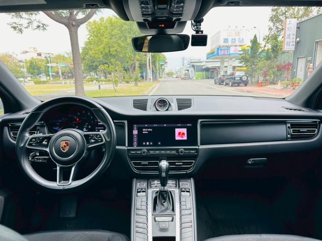 MACAN  第2張相片