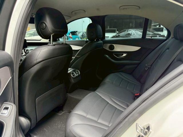 C-CLASS SEDAN W205  第4張相片