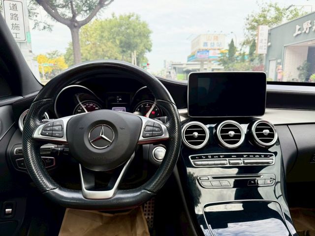 C-CLASS SEDAN W205  第2張相片