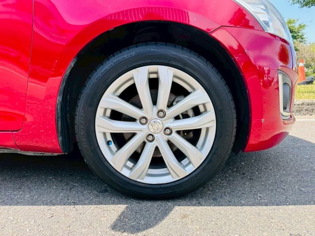 SWIFT  第15張相片