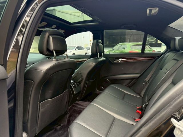 C-CLASS SEDAN W204  第2張相片
