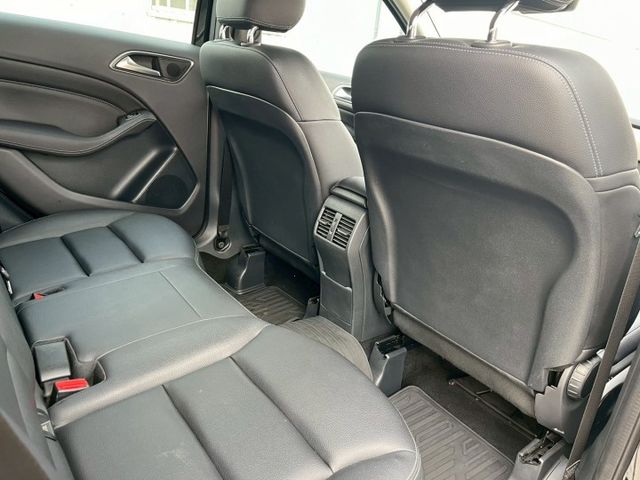 B-CLASS W246  第6張相片