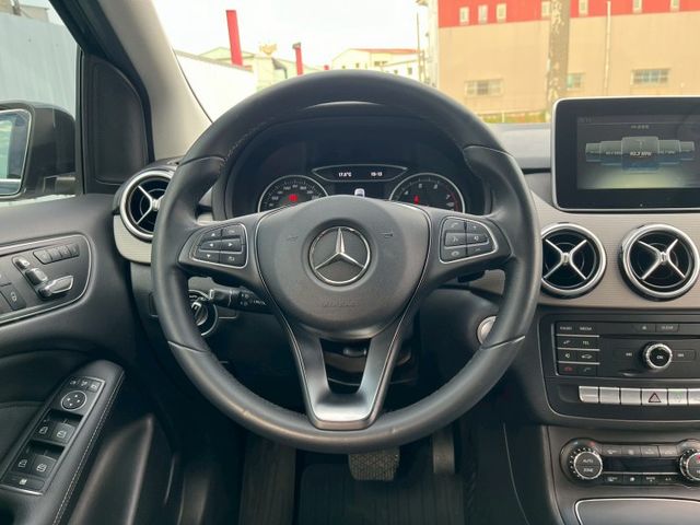 B-CLASS W246  第7張相片