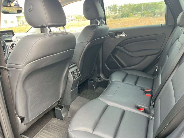 B-CLASS W246  第11張相片