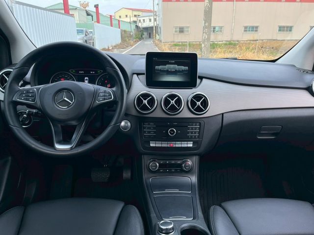 B-CLASS W246  第12張相片