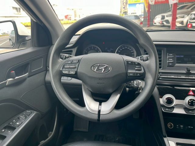 ELANTRA  第4張相片