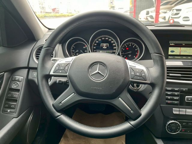 C-CLASS SEDAN W204  第6張相片