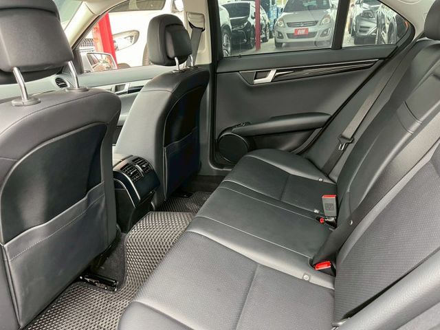 C-CLASS SEDAN W204  第7張相片