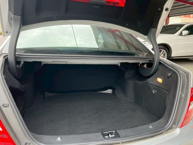 C-CLASS SEDAN W204  第8張相片