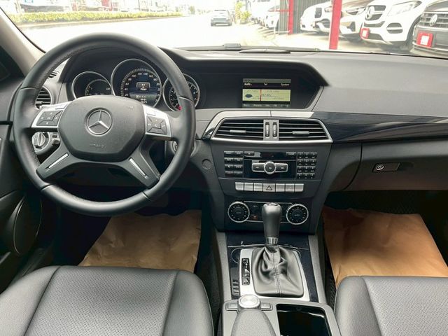 C-CLASS SEDAN W204  第12張相片