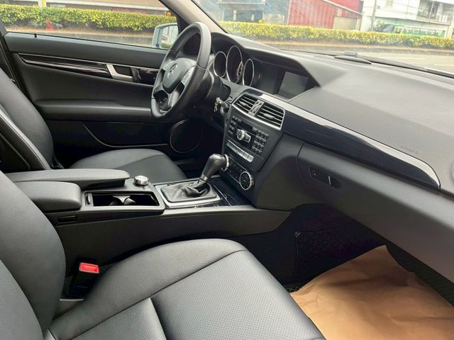 C-CLASS SEDAN W204  第13張相片