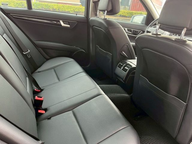 C-CLASS SEDAN W204  第14張相片