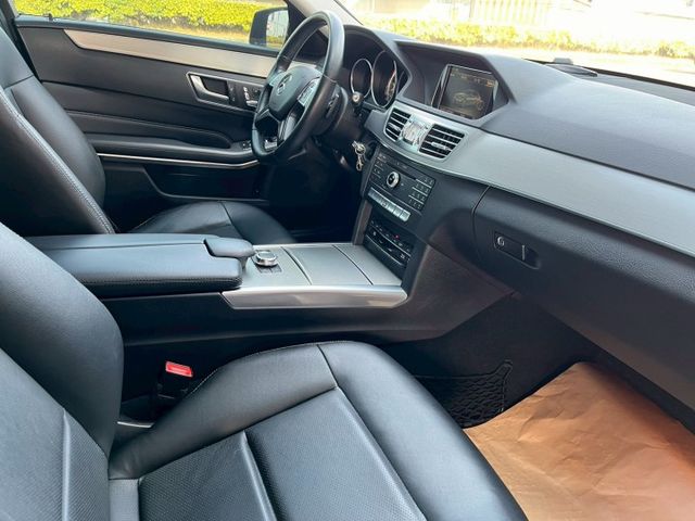 E-CLASS W212  第16張相片