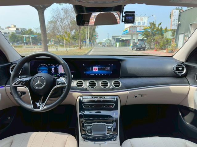 E-CLASS W213  第19張相片